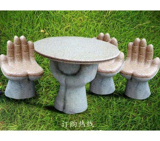 初,中国和的经济发展迅速,大陆的经济也在转变,大陆,,的经济及文化